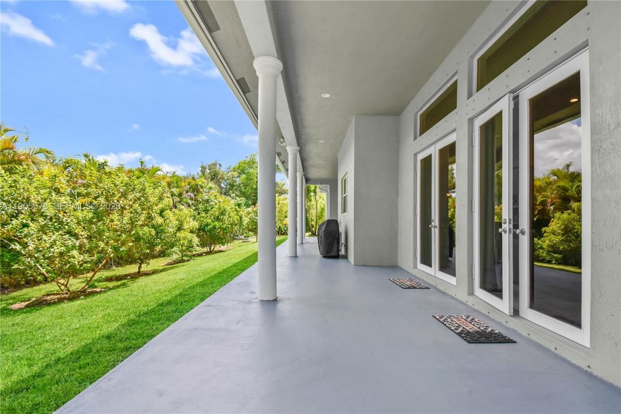 16541 SW 62nd St, Southwest Ranches, FL 33331 Photo