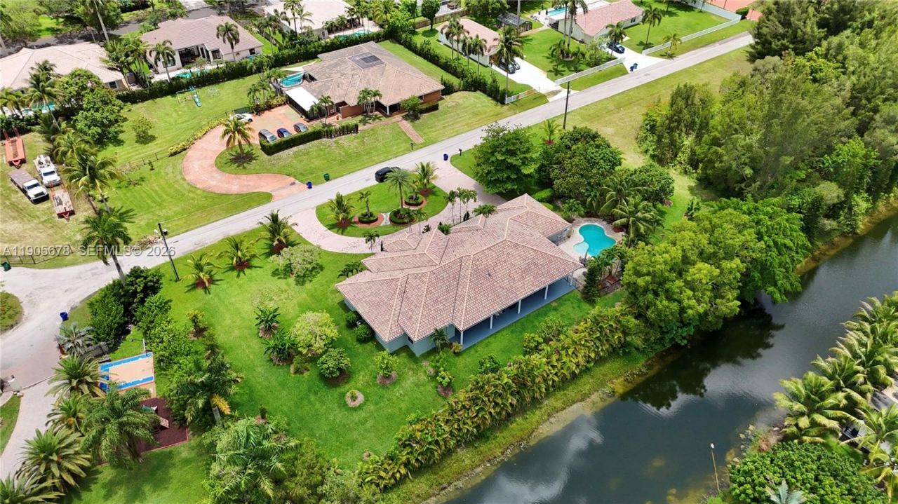 16541 SW 62nd St, Southwest Ranches, FL 33331 Photo