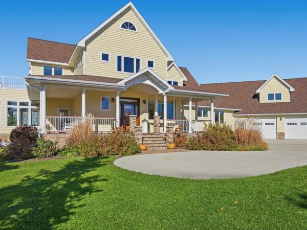 3422 73rd Avenue N, Moorhead, MN 56560