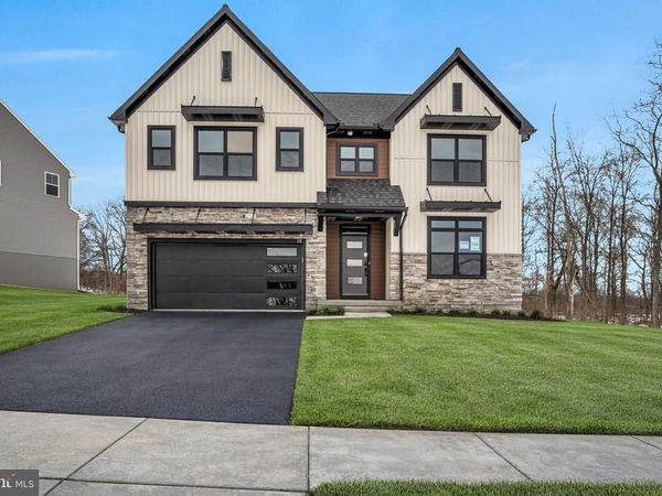 18 OLD MOSS LANE, CARLISLE, PA 17013