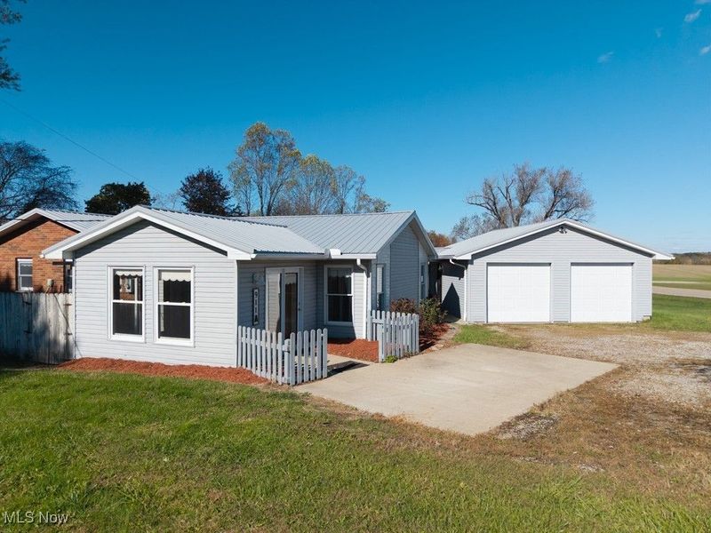 911 N State Route 83, Beverly, OH 45715 Photo 2