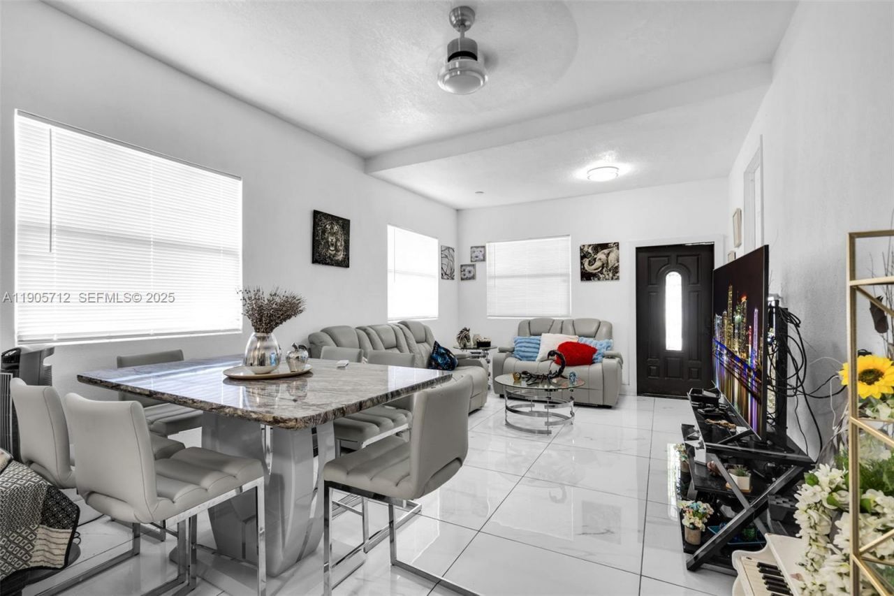 3166 NW 102nd St, Miami, FL 33147 Photo