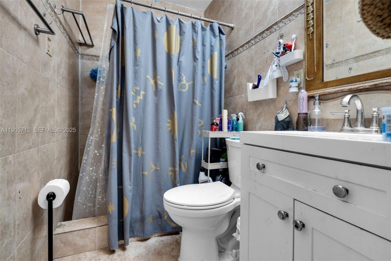 3166 NW 102nd St, Miami, FL 33147 Photo