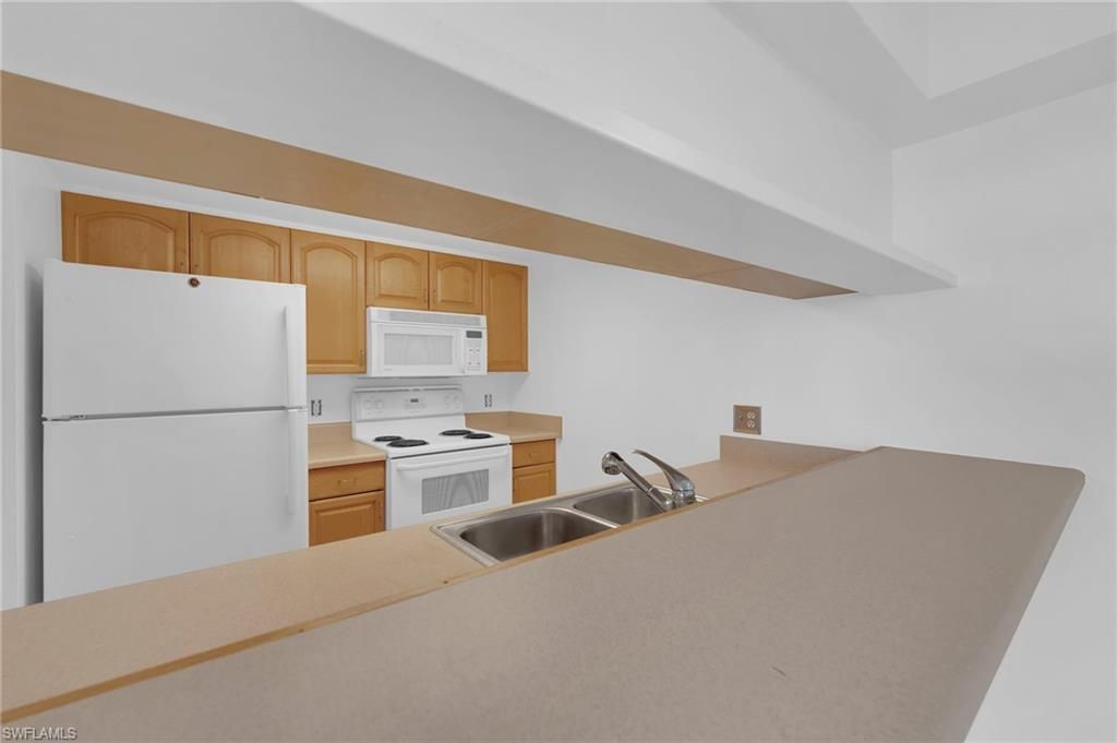 2875 Palm Beach Blvd , Unit 205, Fort Myers, FL 33916 Photo