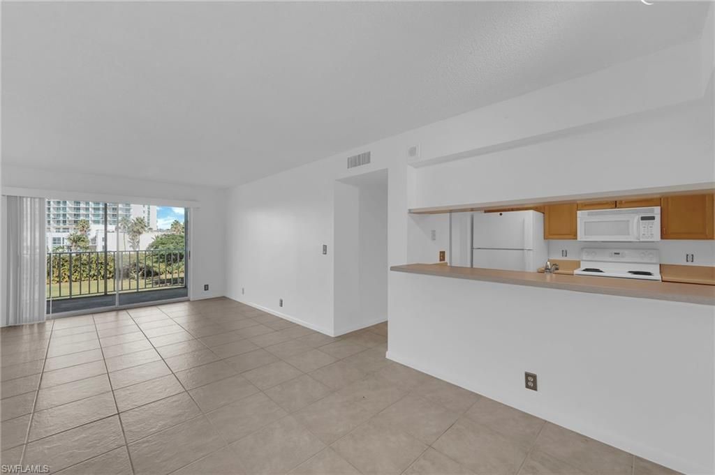 2875 Palm Beach Blvd, Unit 205, Fort Myers, FL 33916 Photo