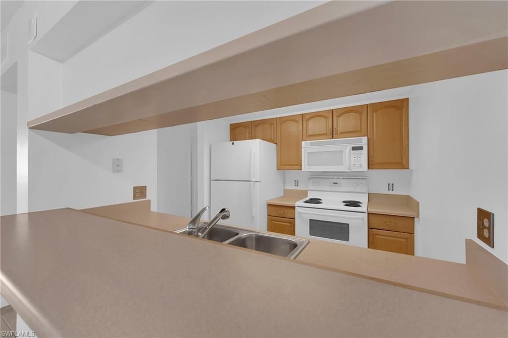 2875 Palm Beach Blvd, Unit 205, Fort Myers, FL 33916 Photo