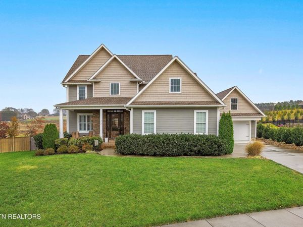 3434 Helmsley Court, Maryville, TN 37803