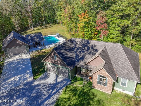 10449 Scott Hwy, Helenwood, TN 37755