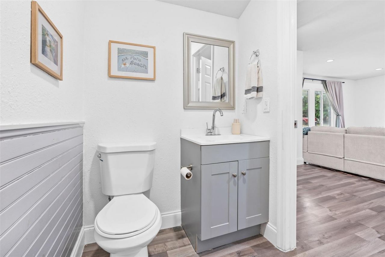 2201 50th Avenue N, Saint Petersburg, FL 33714 Photo