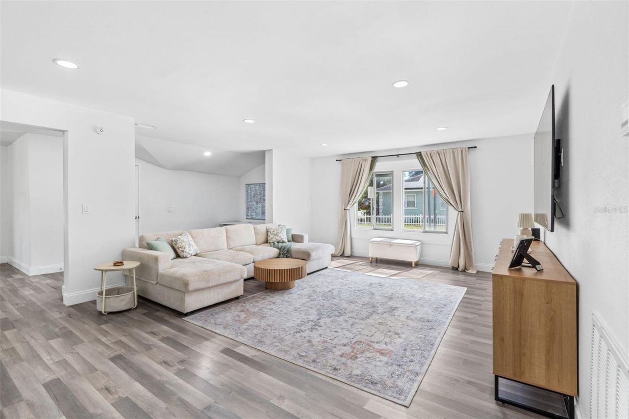 2201 50th Avenue N, Saint Petersburg, FL 33714 Photo