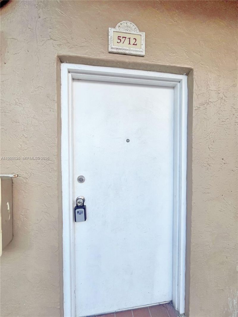5712 W 25th Ct, Unit 5712, Hialeah, FL 33016 Photo