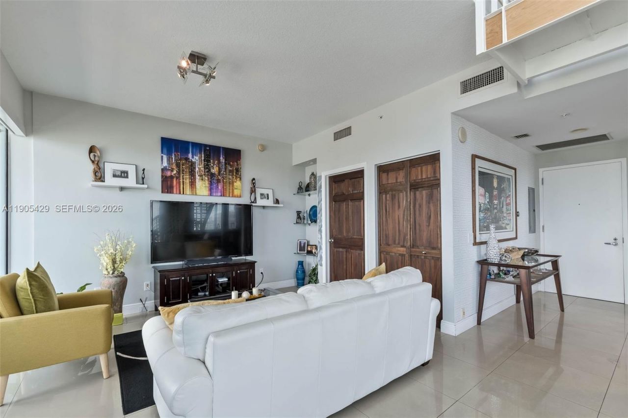 60 SW 13th St, Unit 3401, Miami, FL 33130 Photo