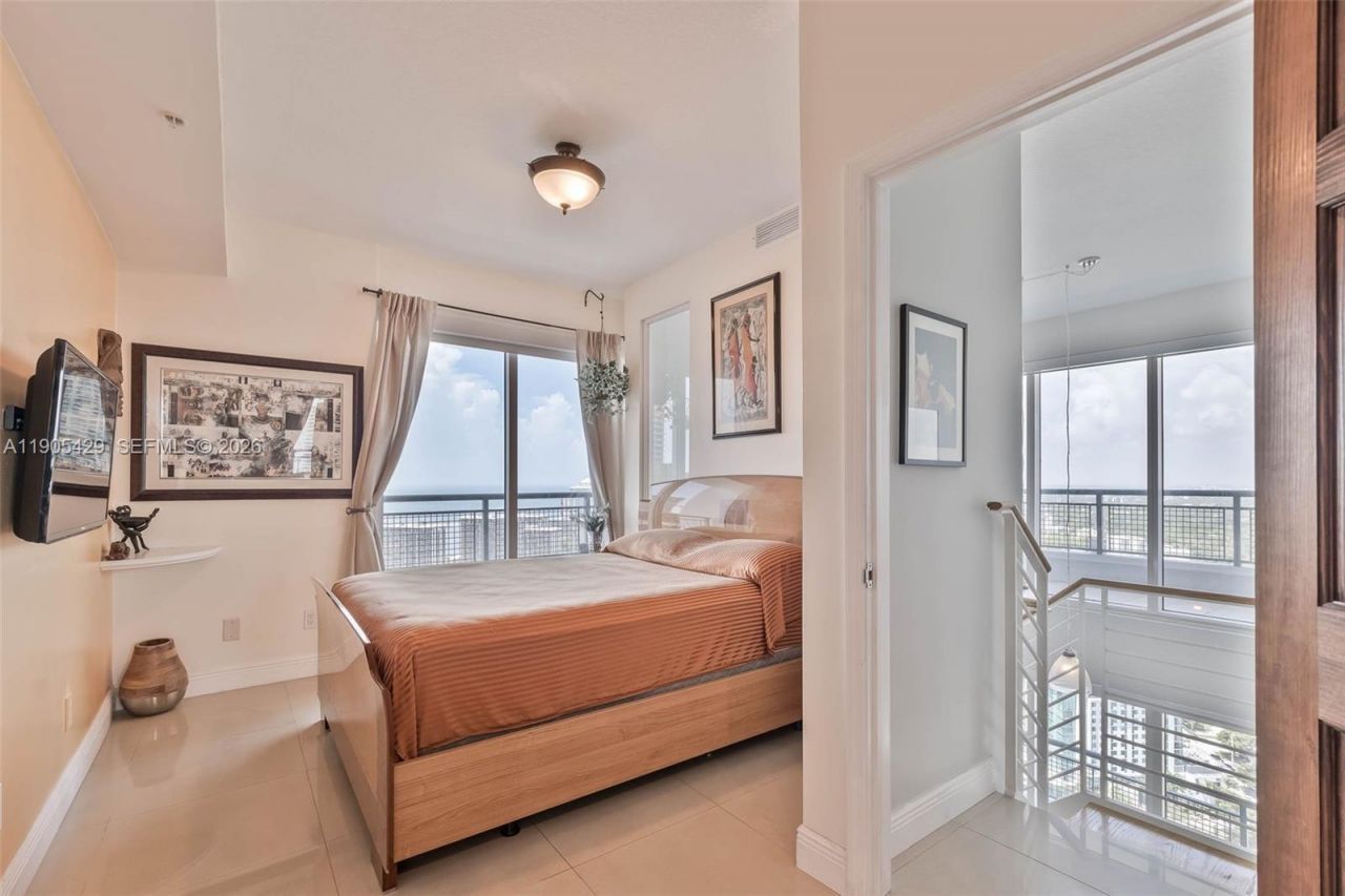 60 SW 13th St, Unit 3401, Miami, FL 33130 Photo