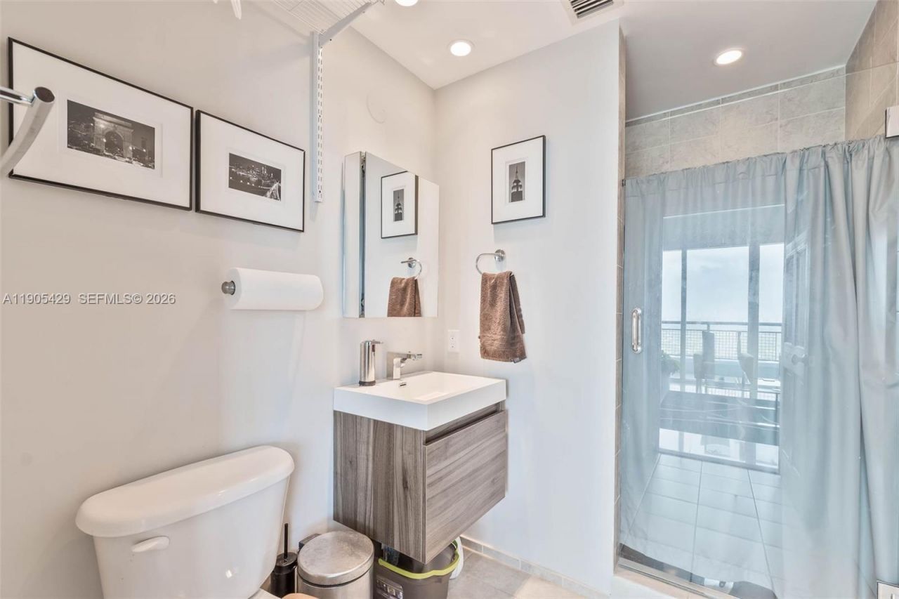 60 SW 13th St, Unit 3401, Miami, FL 33130 Photo