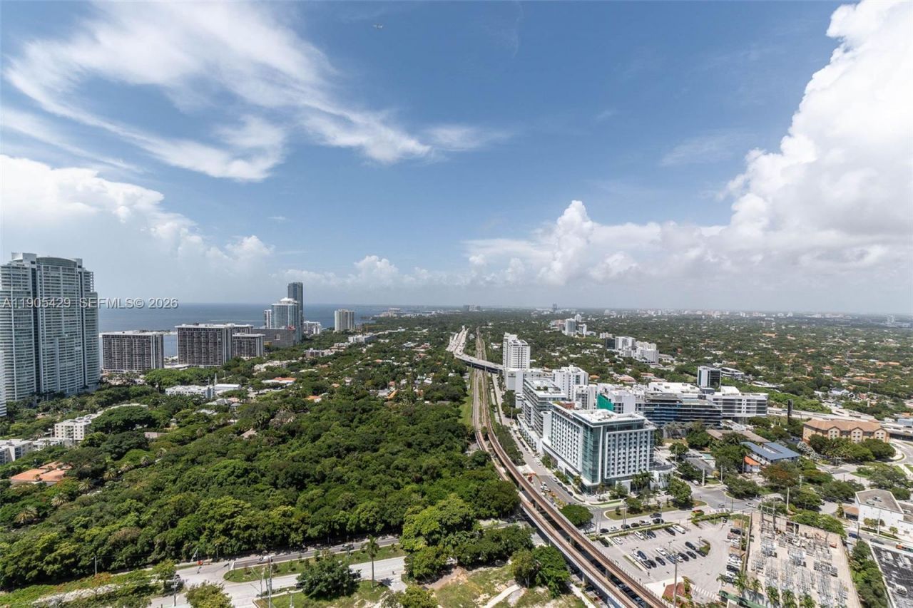 60 SW 13th St, Unit 3401, Miami, FL 33130 Photo