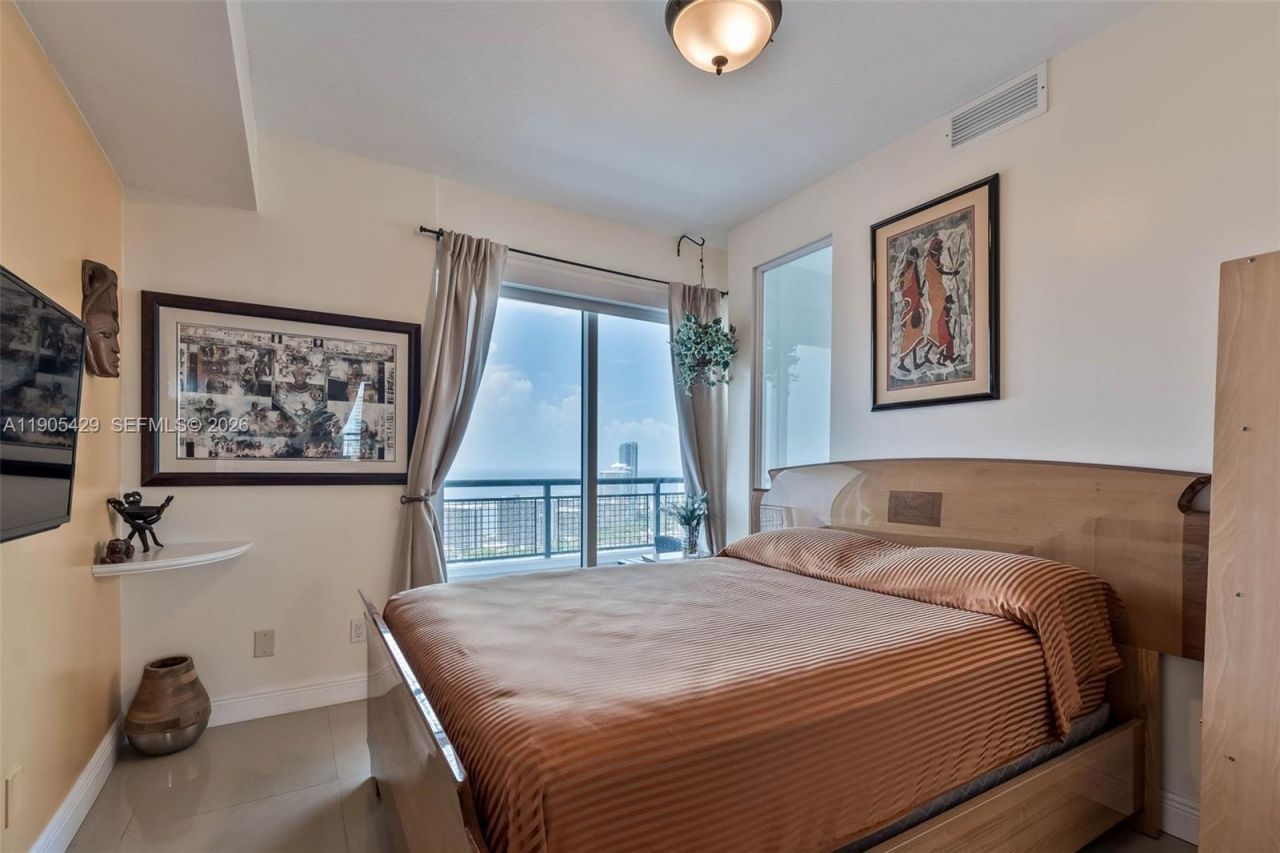 60 SW 13th St, Unit 3401, Miami, FL 33130 Photo