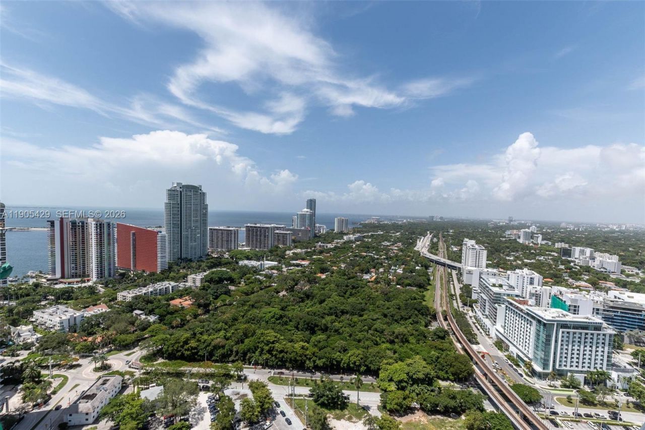 60 SW 13th St, Unit 3401, Miami, FL 33130 Photo