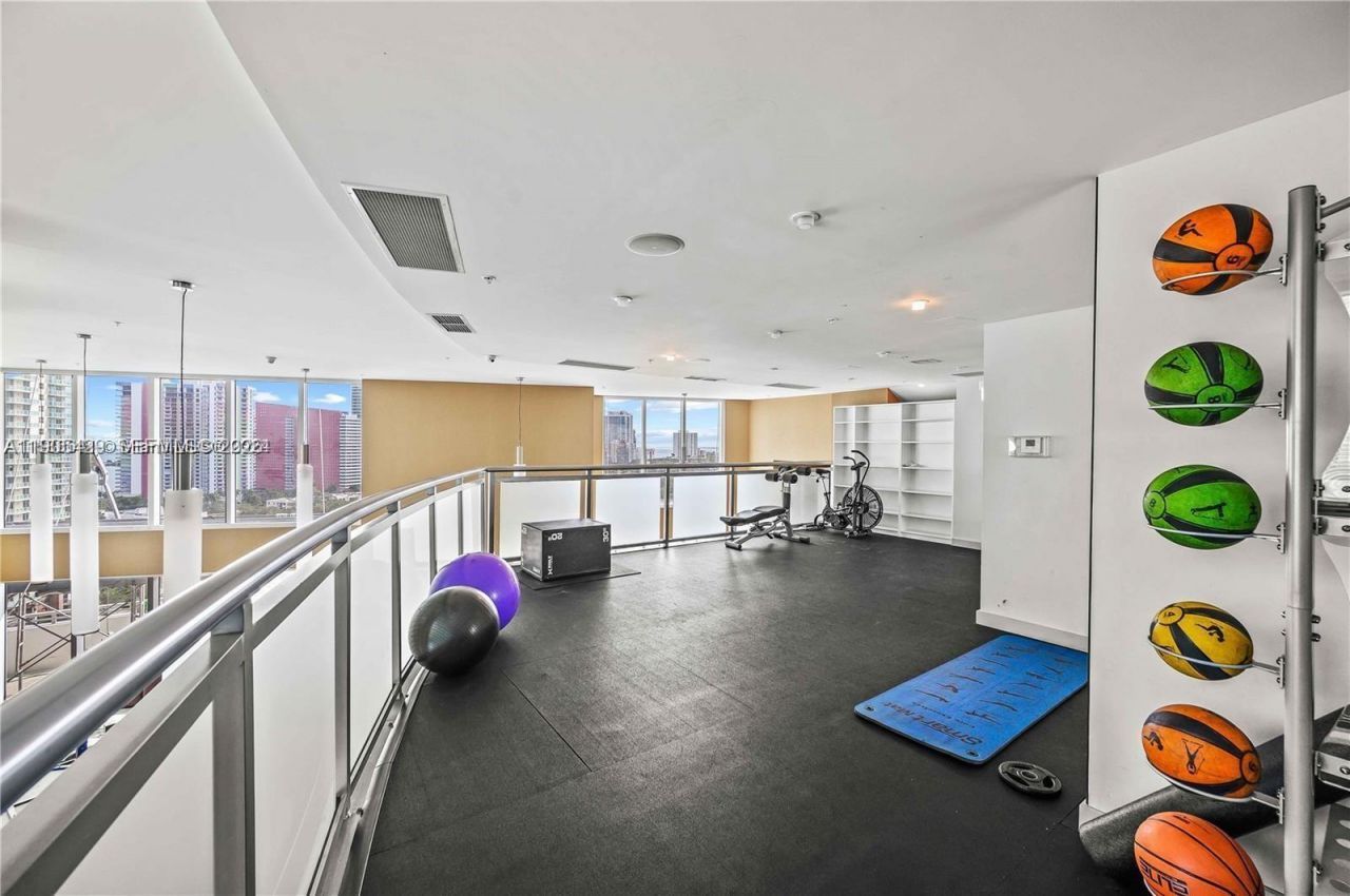 60 SW 13th St, Unit 3401, Miami, FL 33130 Photo