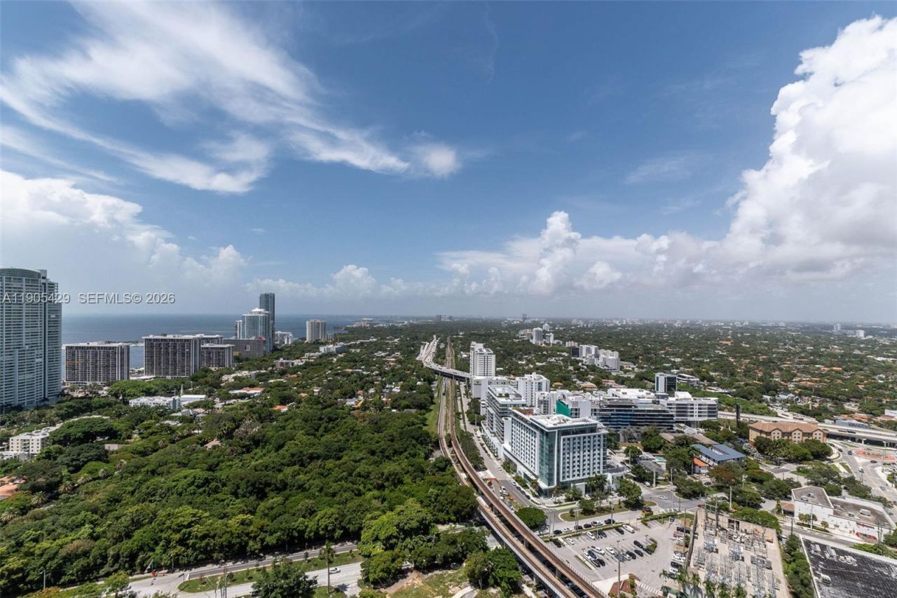 60 SW 13th St, Unit 3401, Miami, FL 33130 Photo