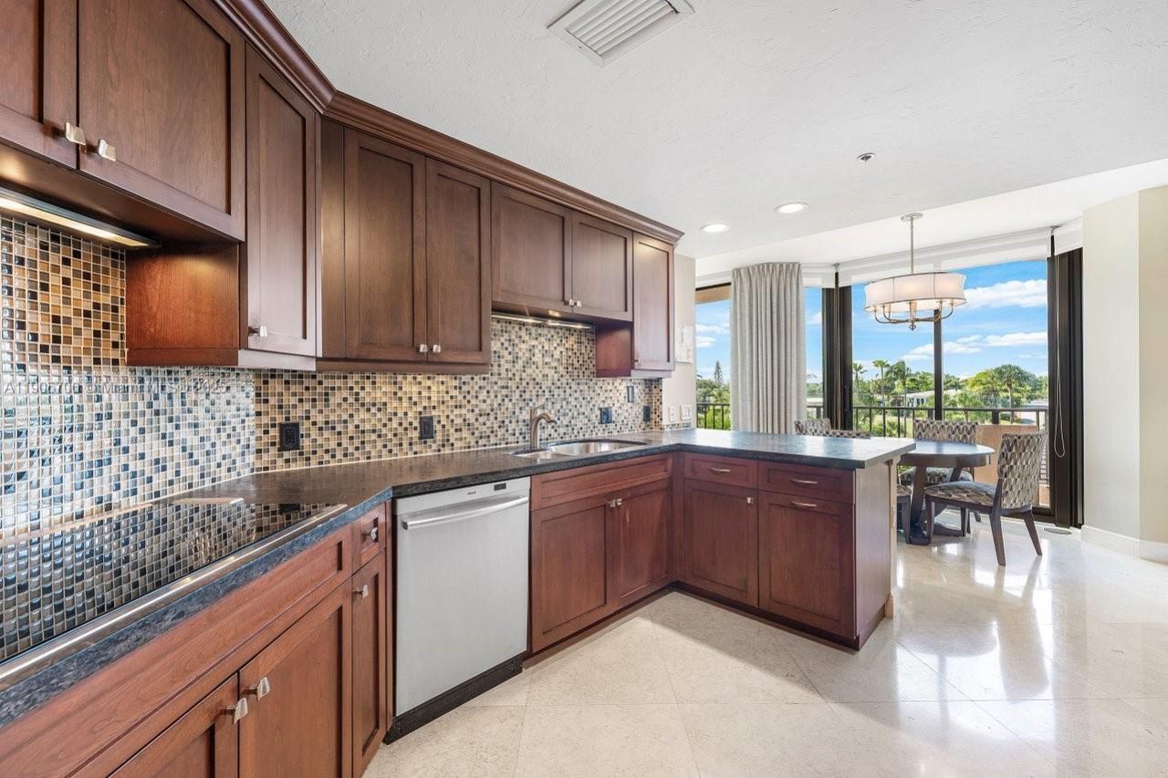 530 Ocean Dr, Unit 405, Juno Beach, FL 33408 Photo