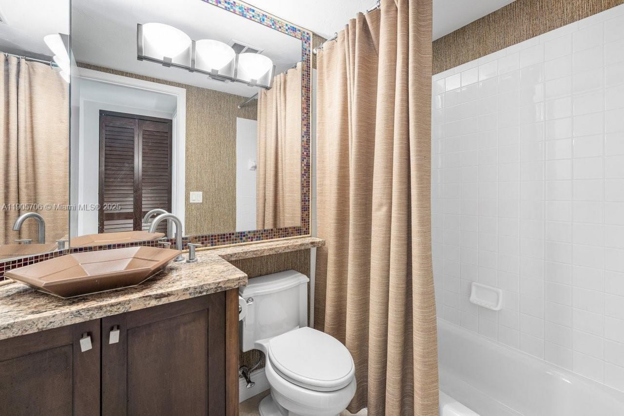 530 Ocean Dr, Unit 405, Juno Beach, FL 33408 Photo