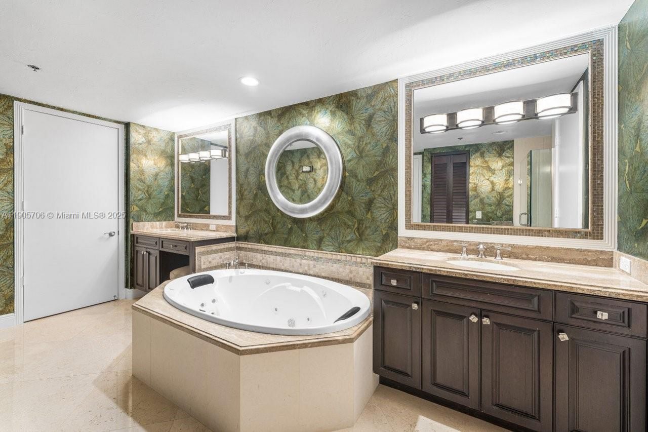 530 Ocean Dr, Unit 405, Juno Beach, FL 33408 Photo