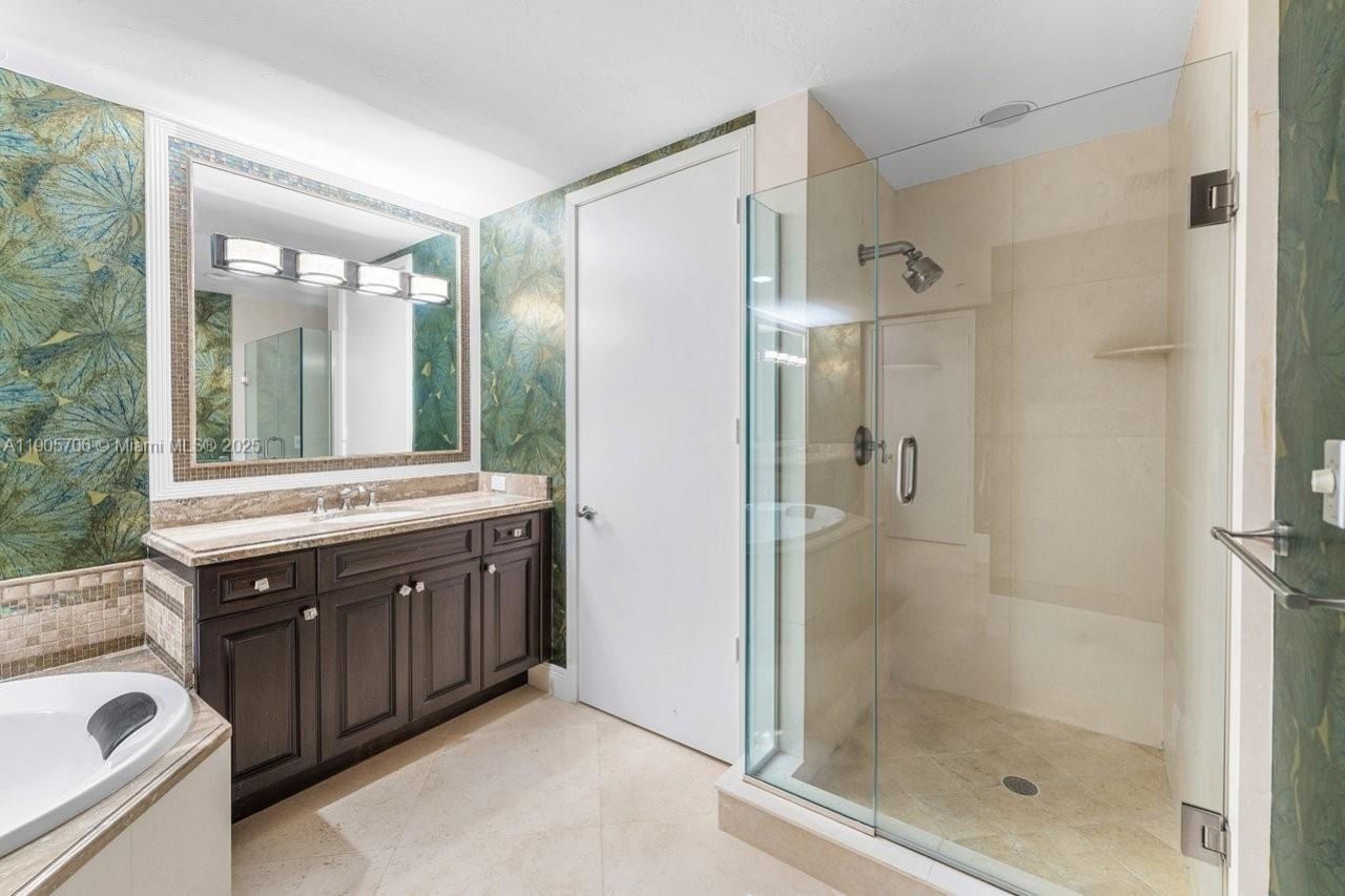 530 Ocean Dr, Unit 405, Juno Beach, FL 33408 Photo