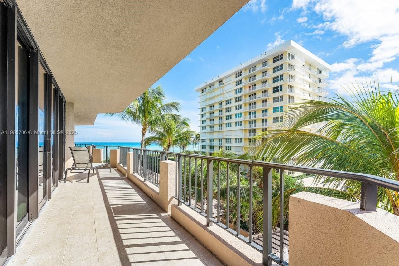 530 Ocean Dr, Unit 405, Juno Beach, FL 33408 Photo