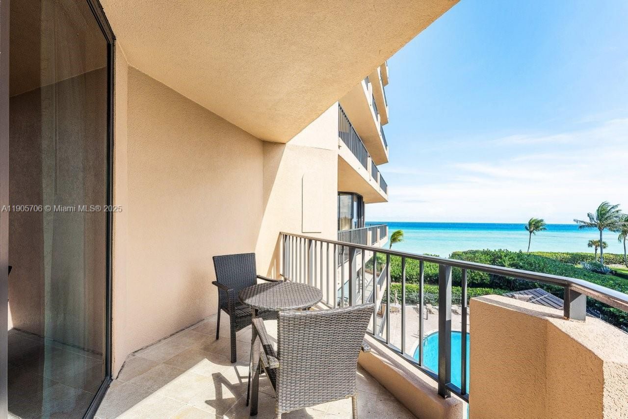 530 Ocean Dr, Unit 405, Juno Beach, FL 33408 Photo