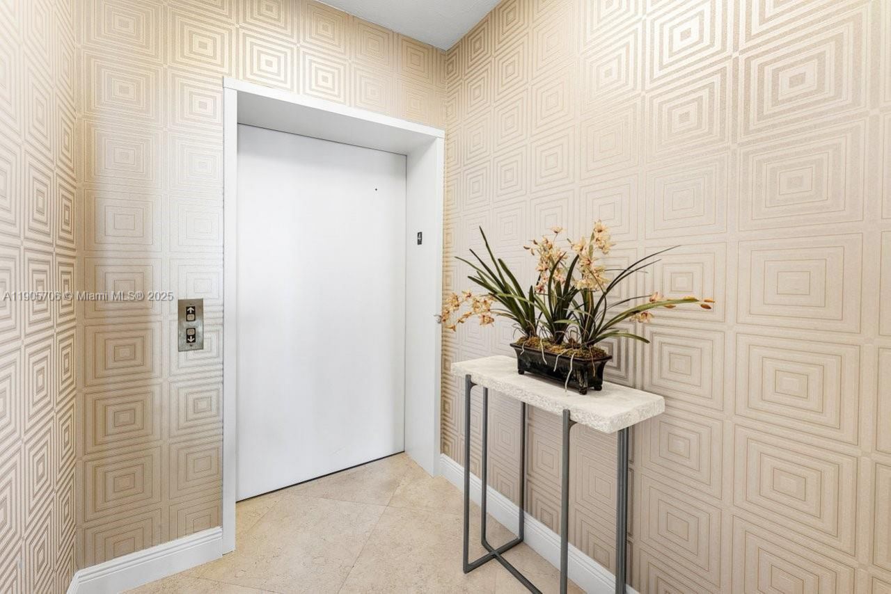 530 Ocean Dr, Unit 405, Juno Beach, FL 33408 Photo