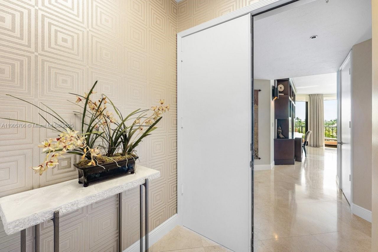 530 Ocean Dr, Unit 405, Juno Beach, FL 33408 Photo