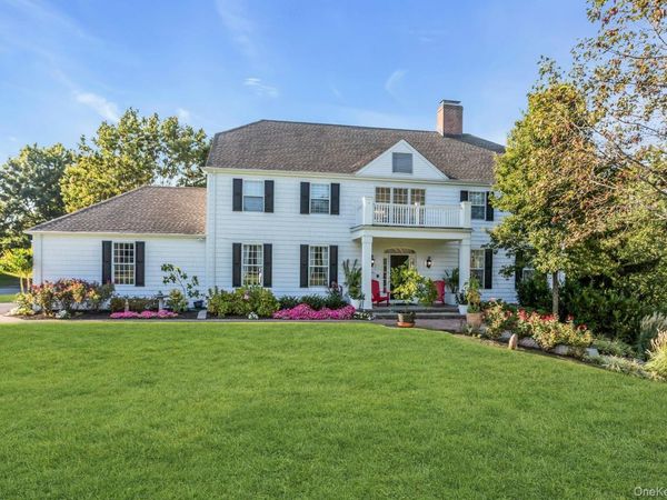 16 Robin Court, Glen Cove, NY 11542