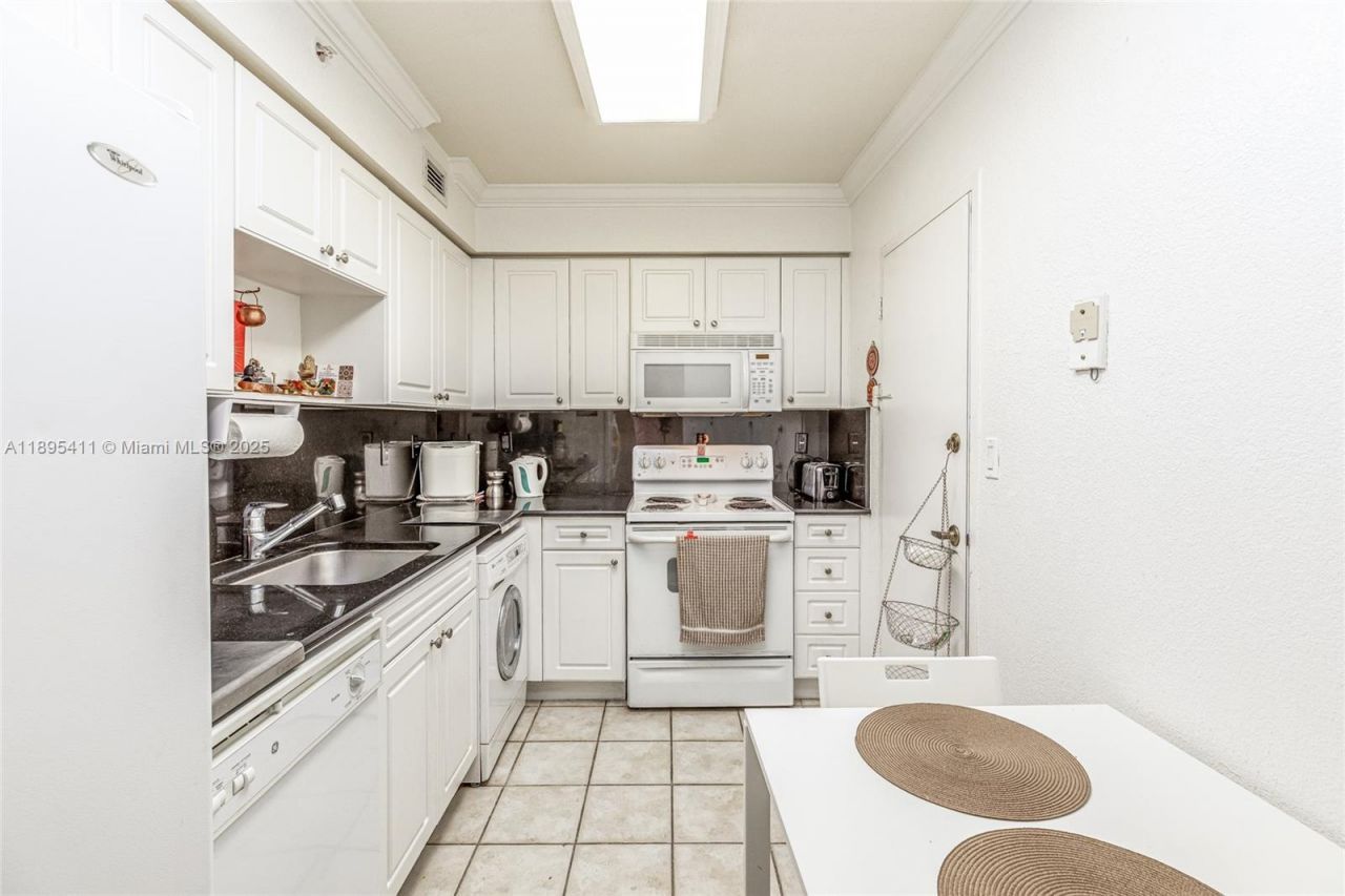 2501 S Ocean Dr, Unit 439, Hollywood, FL 33019 Photo