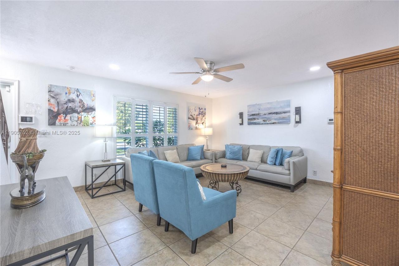 1690 NE 25th Ave, Pompano Beach, FL 33062 Photo