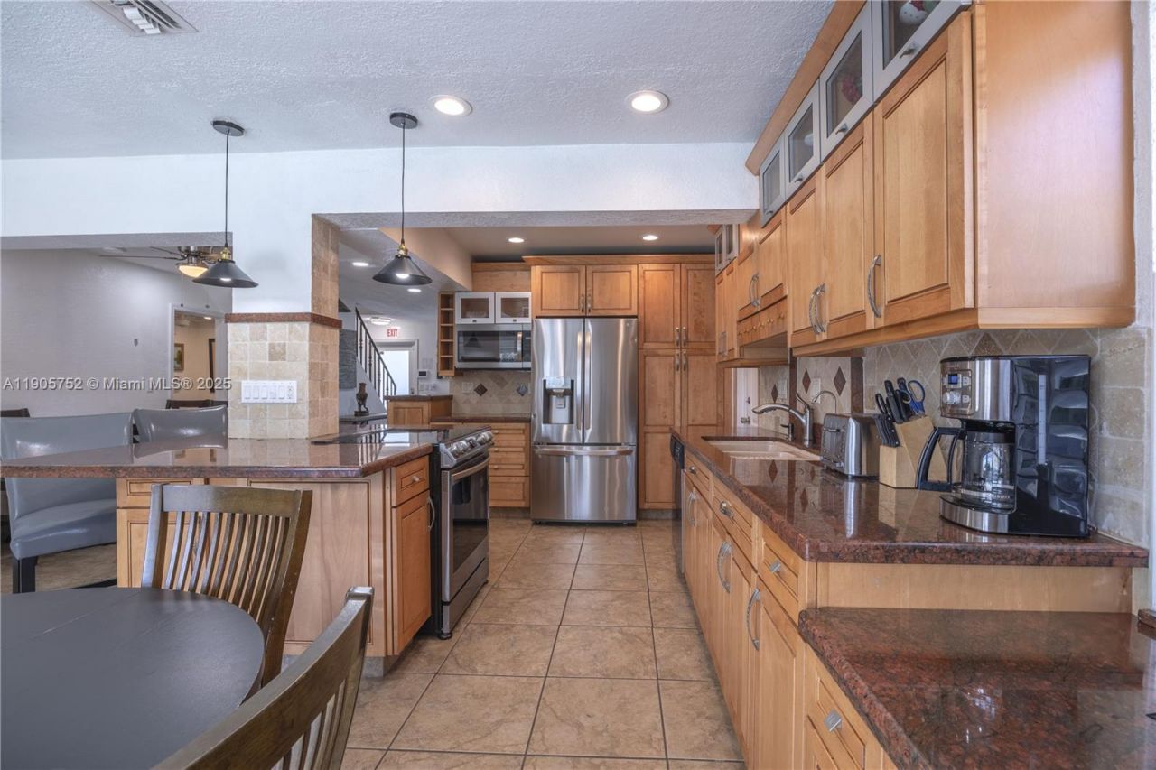 1690 NE 25th Ave, Pompano Beach, FL 33062 Photo