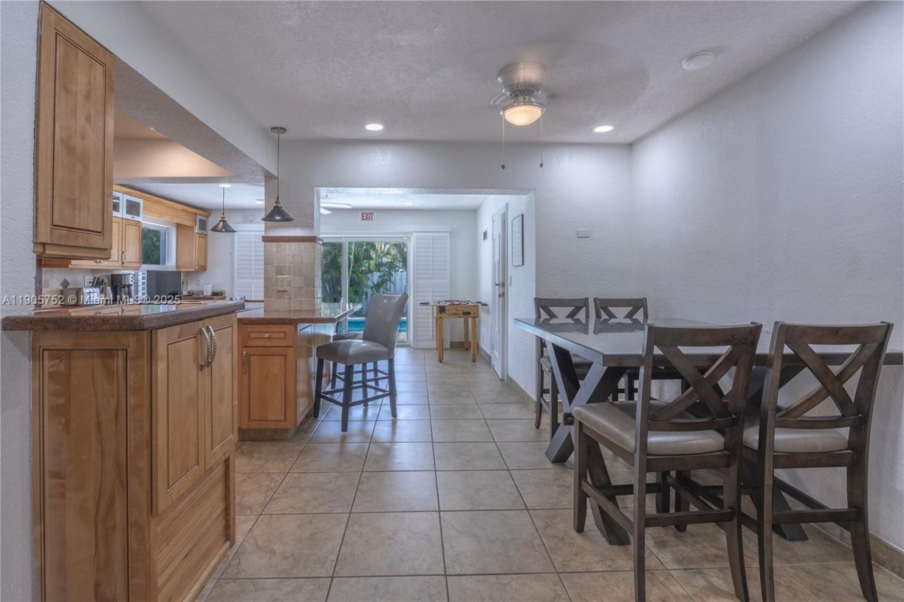 1690 NE 25th Ave, Pompano Beach, FL 33062 Photo
