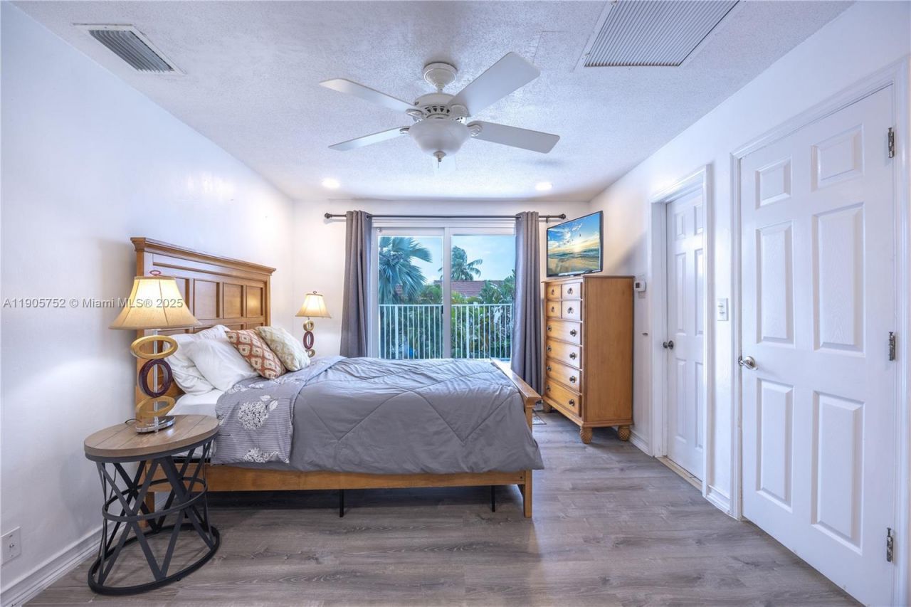 1690 NE 25th Ave, Pompano Beach, FL 33062 Photo