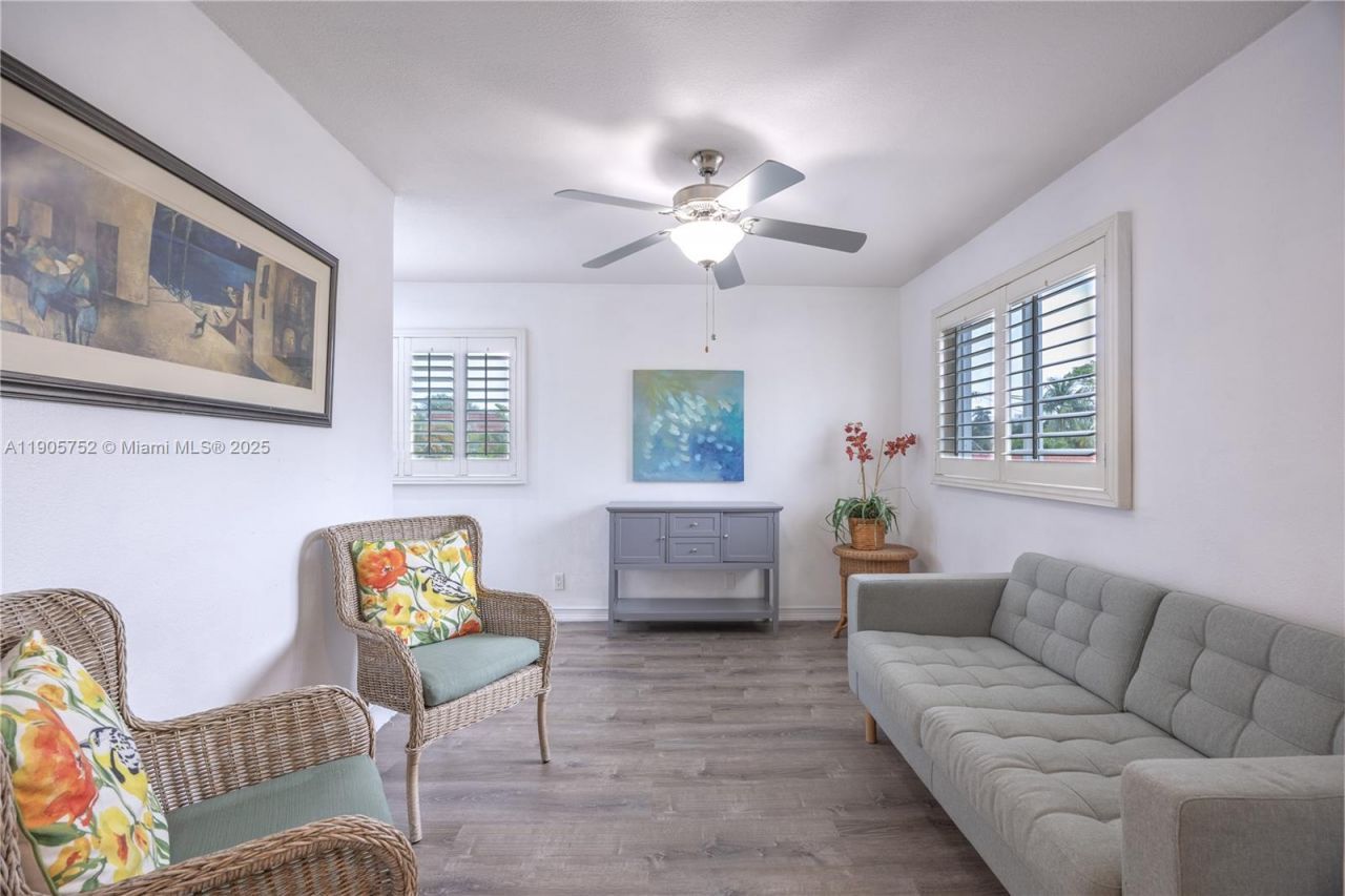 1690 NE 25th Ave, Pompano Beach, FL 33062 Photo