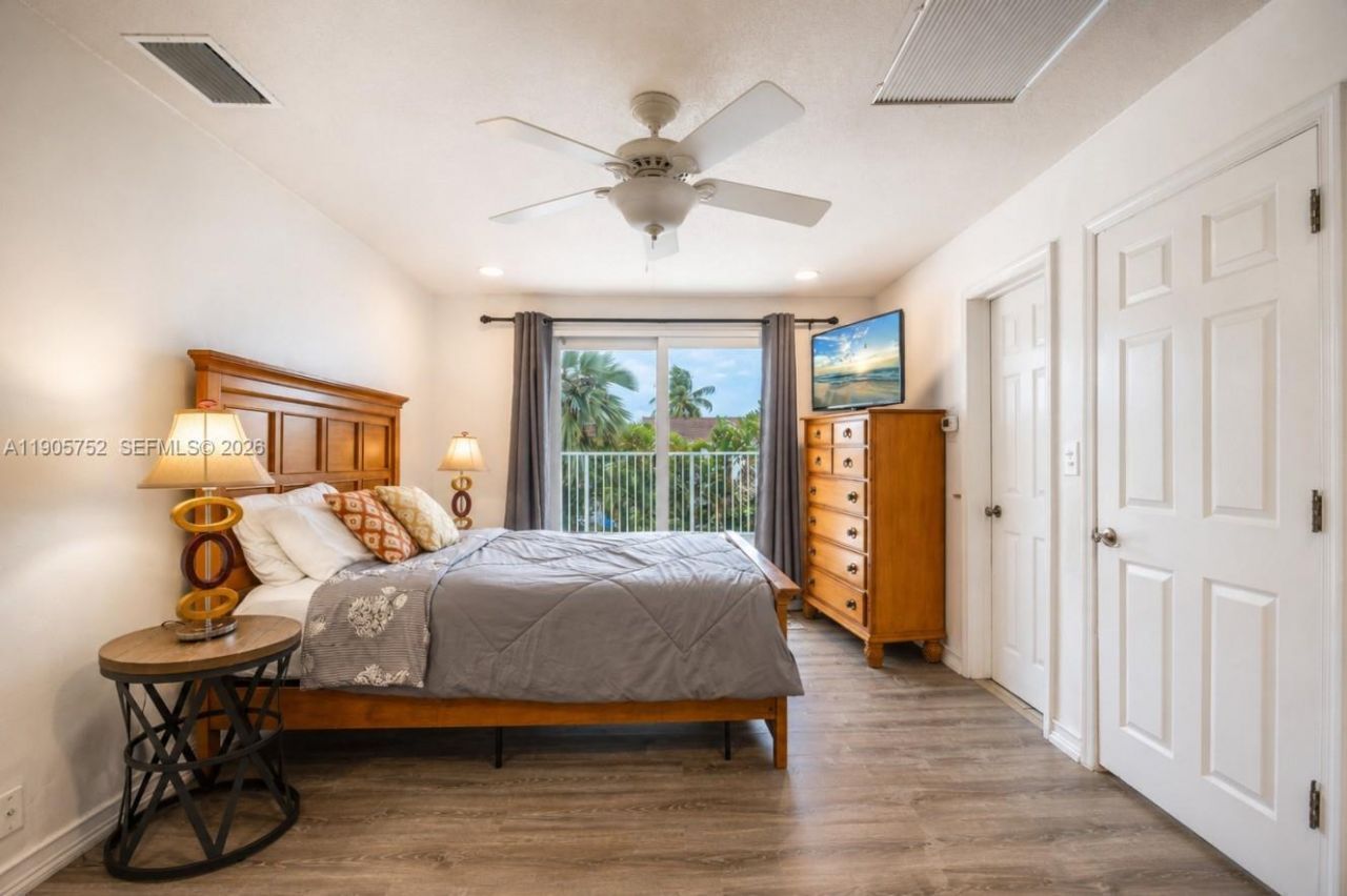 1690 NE 25th Ave, Pompano Beach, FL 33062 Photo
