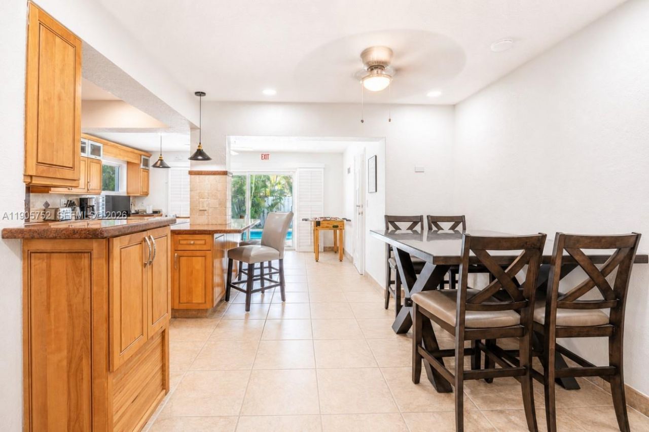 1690 NE 25th Ave, Pompano Beach, FL 33062 Photo