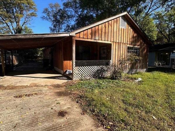 223 W Oliver Street, West Memphis, AR 72301