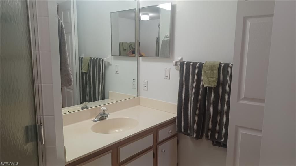 716 Landover Cir, Unit 102, Naples, FL 34104 Photo