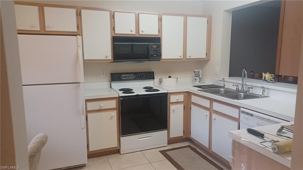 716 Landover Cir, Unit 102, Naples, FL 34104 Photo