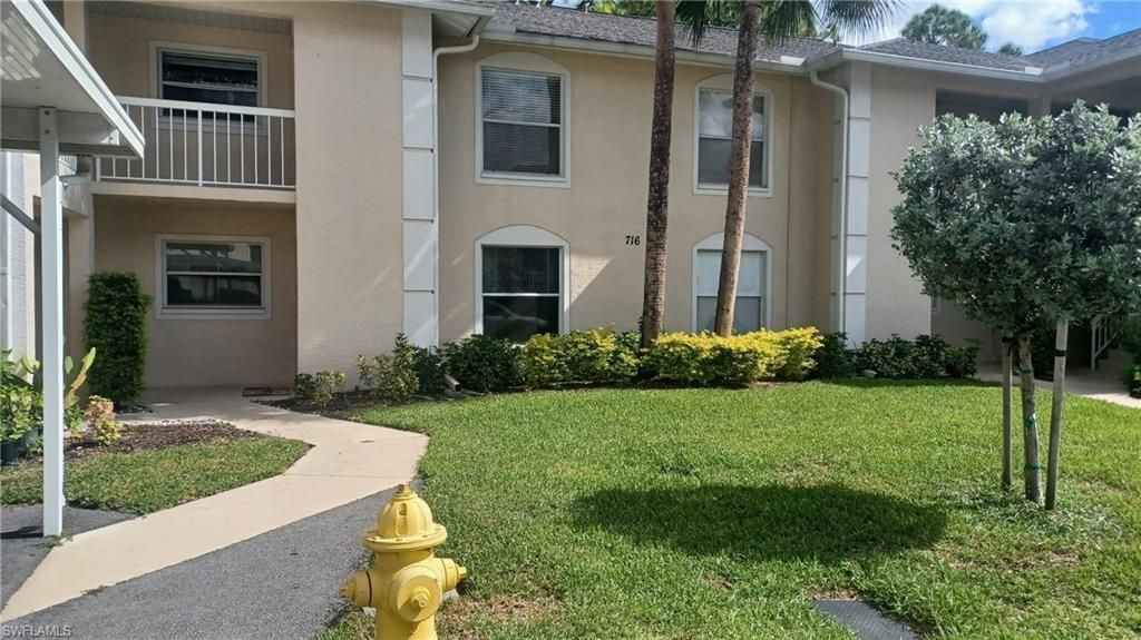 716 Landover Cir, Unit 102, Naples, FL 34104 Photo