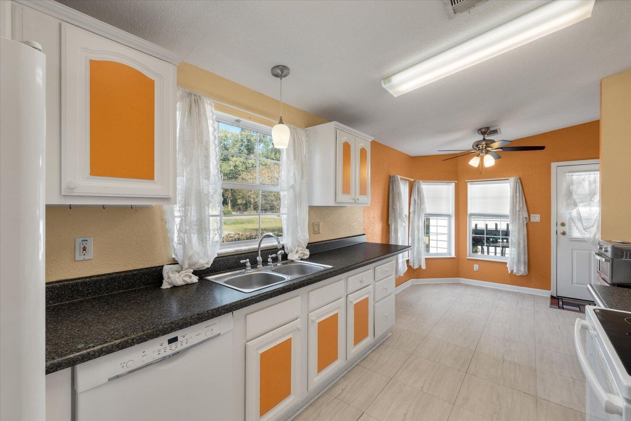 3210 Sidneys Road Photo 10