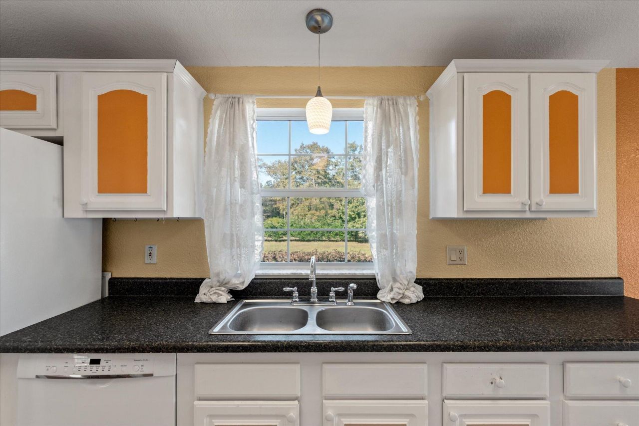 3210 Sidneys Road Photo 11