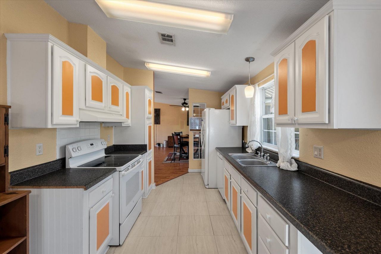 3210 Sidneys Road Photo 13