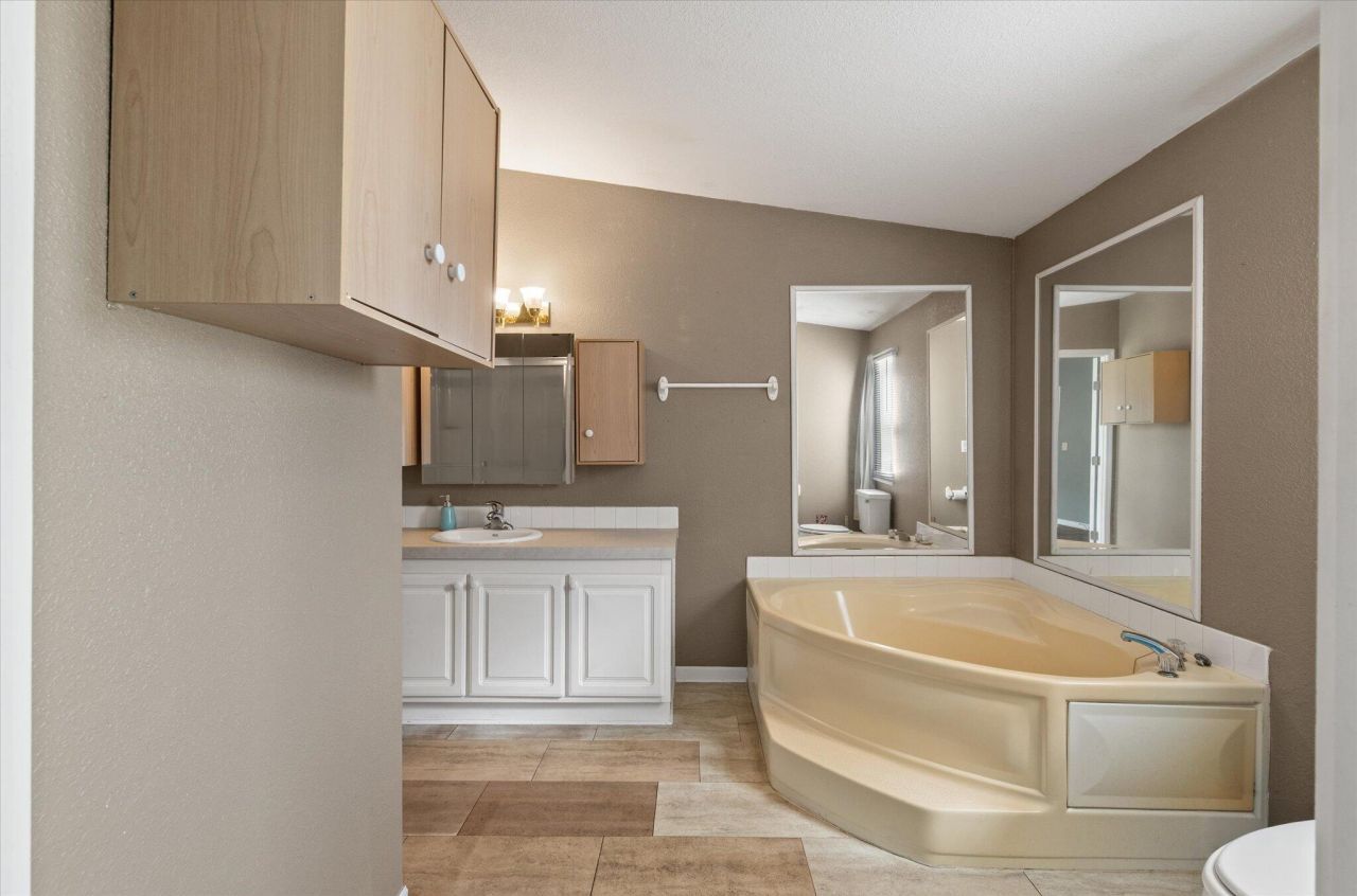 3210 Sidneys Road Photo 16