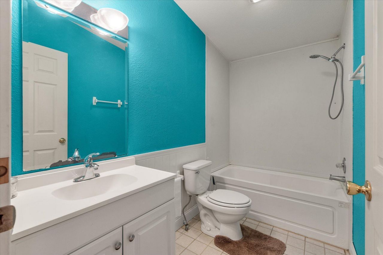 3210 Sidneys Road Photo 19