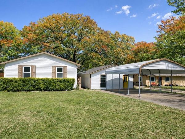 1632 E Crestway Drive, West Tawakoni, TX 75474